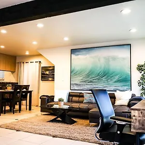 Apartment Newport House 1 Blk To And 25 Min To, Newport Beach